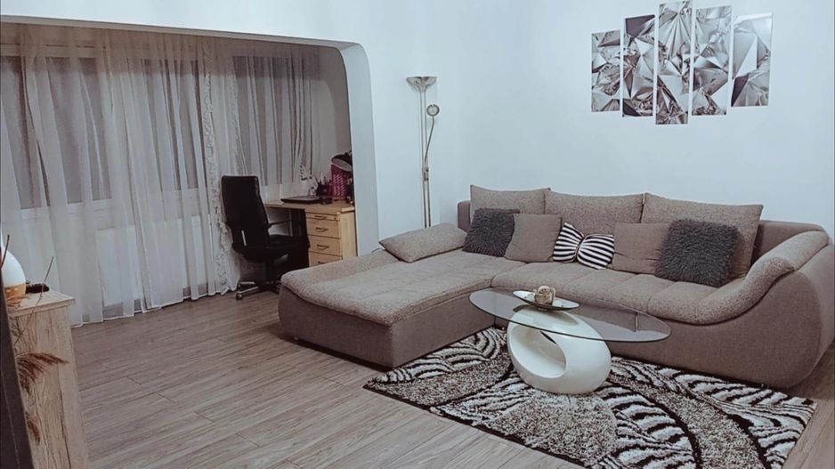 Spitalul Judetean | 3 Camere | Renovat-Mobilat-Utilat | Gradina - Poză 1