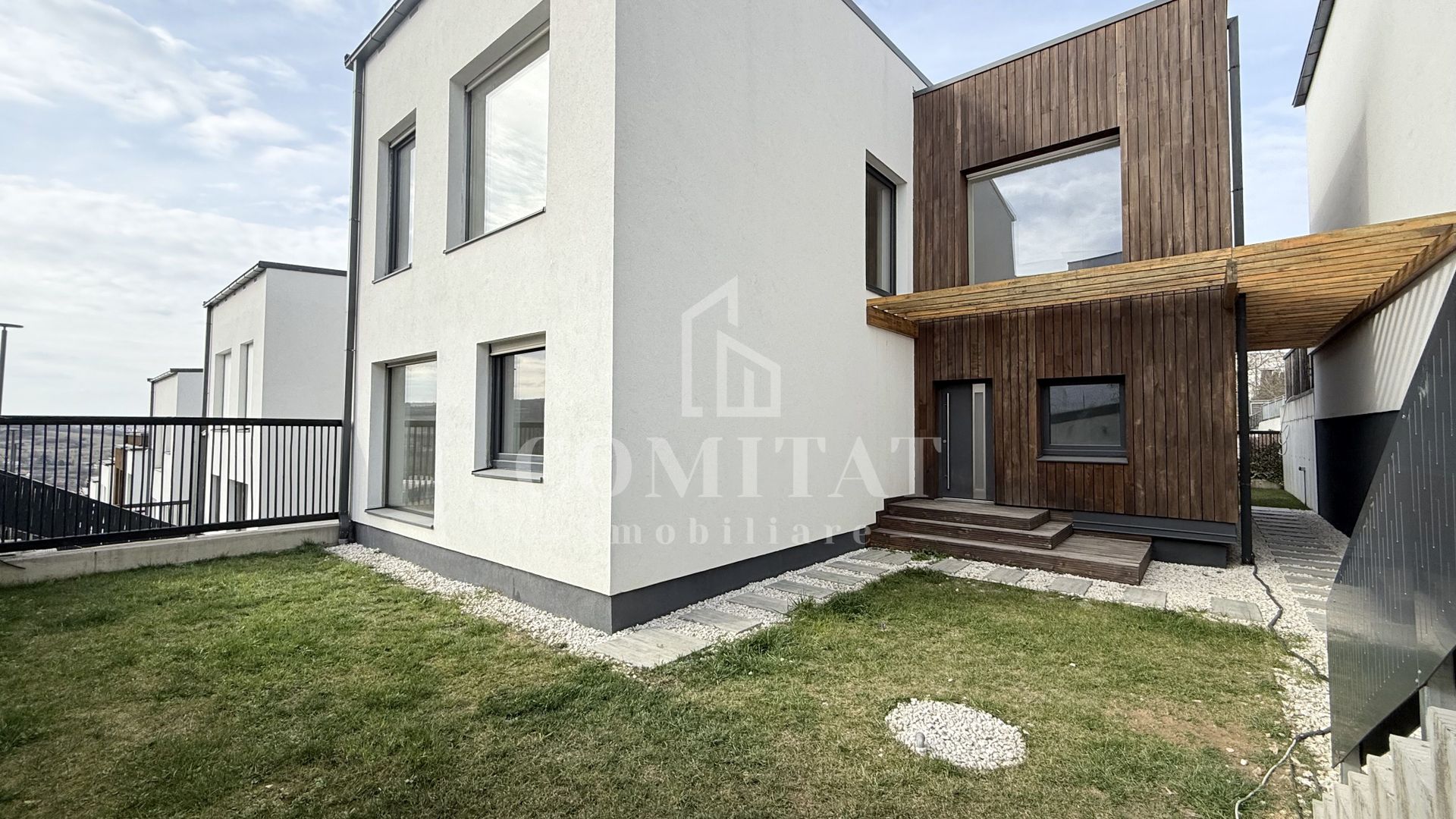 Casă cu design contemporan zonă liniștită cartierul Borhanci - Poză 1