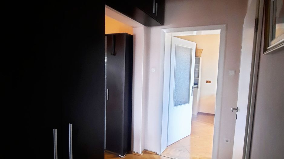 Apartament frumos si renovat cu garaj - zona Medicina - Poză 18