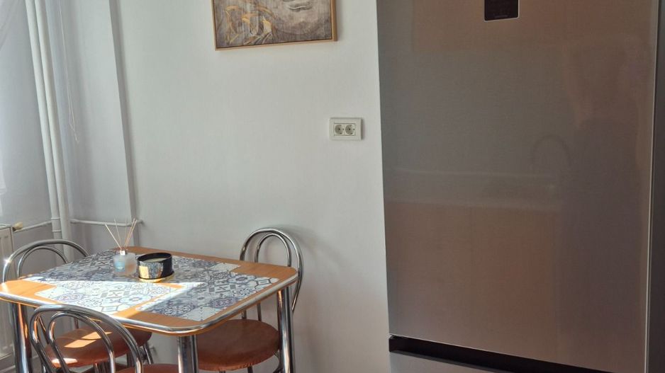 AP. 2 CAMERE RAHOVA,BUCATARIE INCHISA ,BLOC REABILITAT, LOC PARCARE - Poză 8