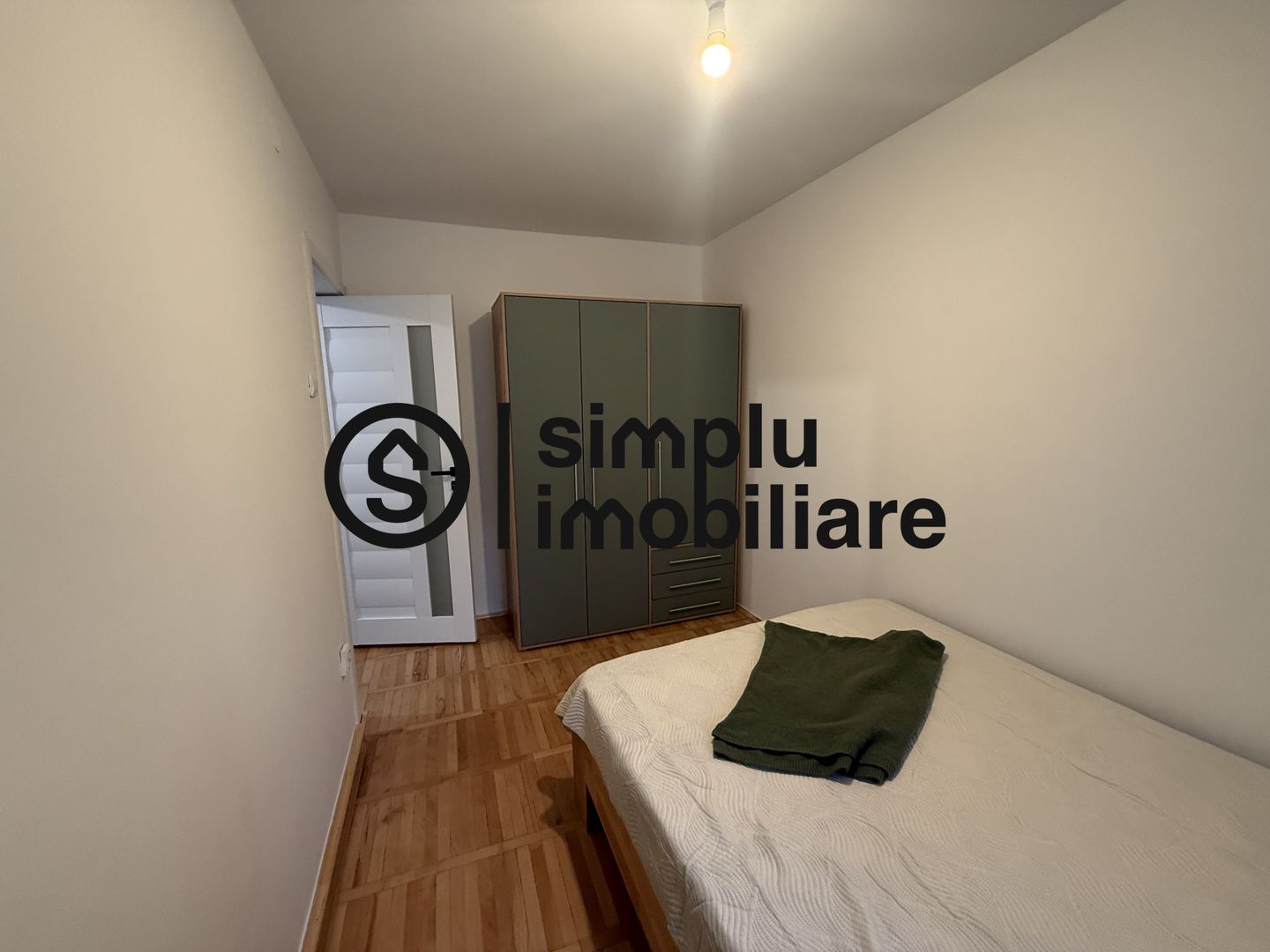 3 camere, et 2, centrala termica, 1 Mai ( Insula ) - 126 000 Euro- - Poză 23