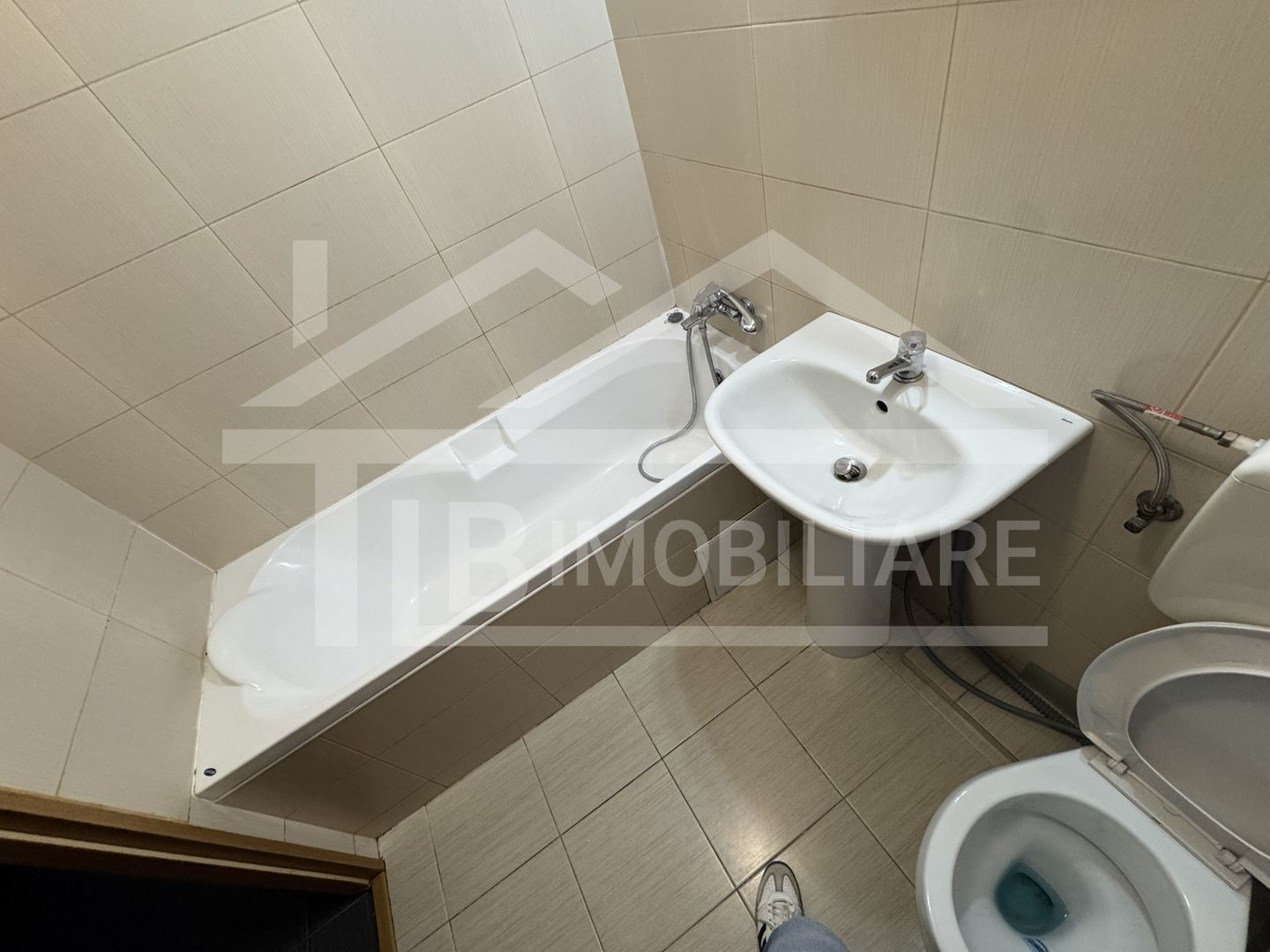 Apartament cu 3 camere, 80mp, Zona UMFST - Poză 9