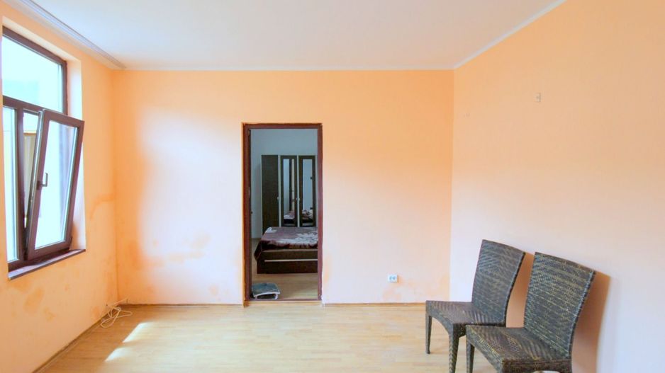 De vanzare casa cu 3 camere, zona Port, 65.000 euro - Poză 6