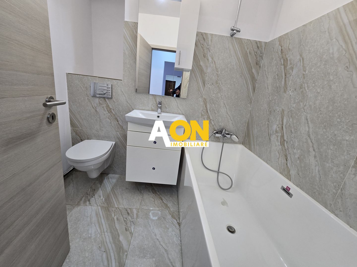 Apartament 4 Camere Finisat Mobilat, Bloc cu Lift - Poză 15