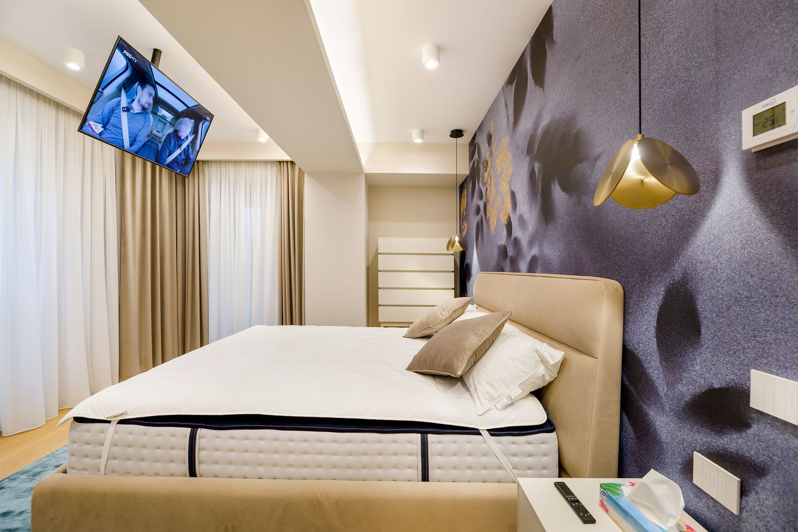 Apartament deosebit 4 camere complet mobilat si loc de parcare inclus - Poză 8