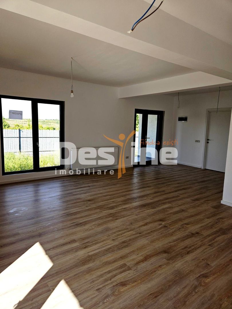 Casă VIȘAN, 3 camere decomandat 74 mp utili, teren 430 mp + parcare - Poză 6