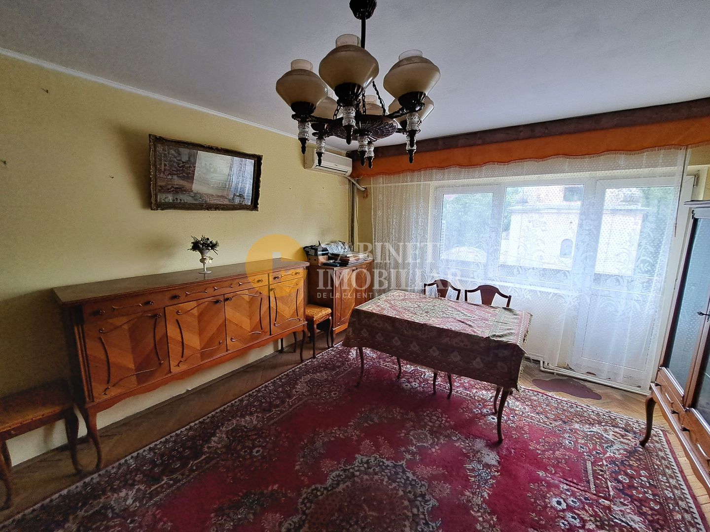 100 mp Ultra-Central: Apartament 4 Camere pe Bd. Independenței (Fără Risc) - Poză 2