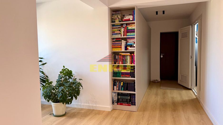 Apartament de lux, 5 minute de Botoșani, 109 mp utili+terasă si curte - Poză 2