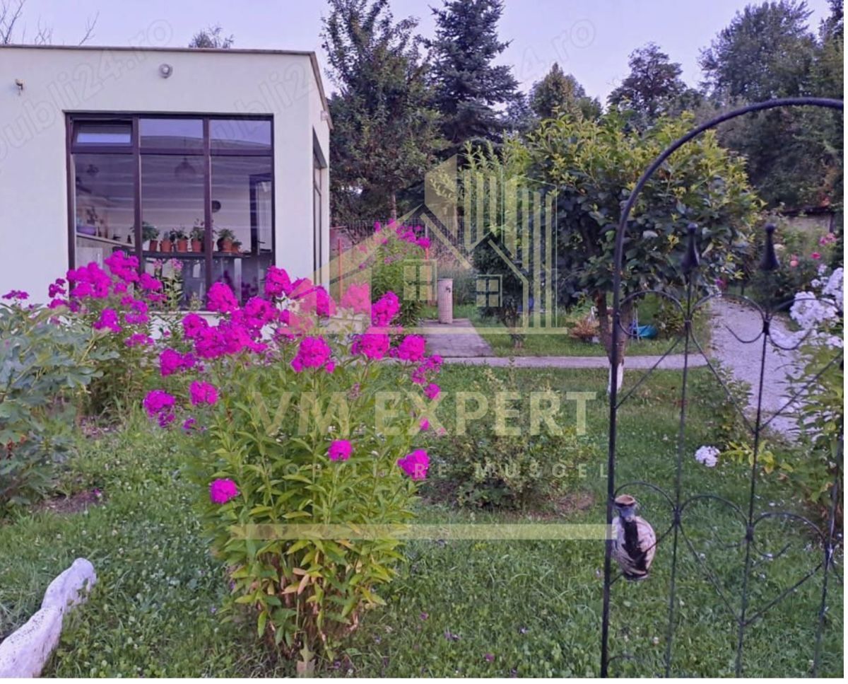 VILA DE VANZARE, CAMPULUNG, ZONA MARCUS, 150 MP, TEREN 1843 MP - Poză 18