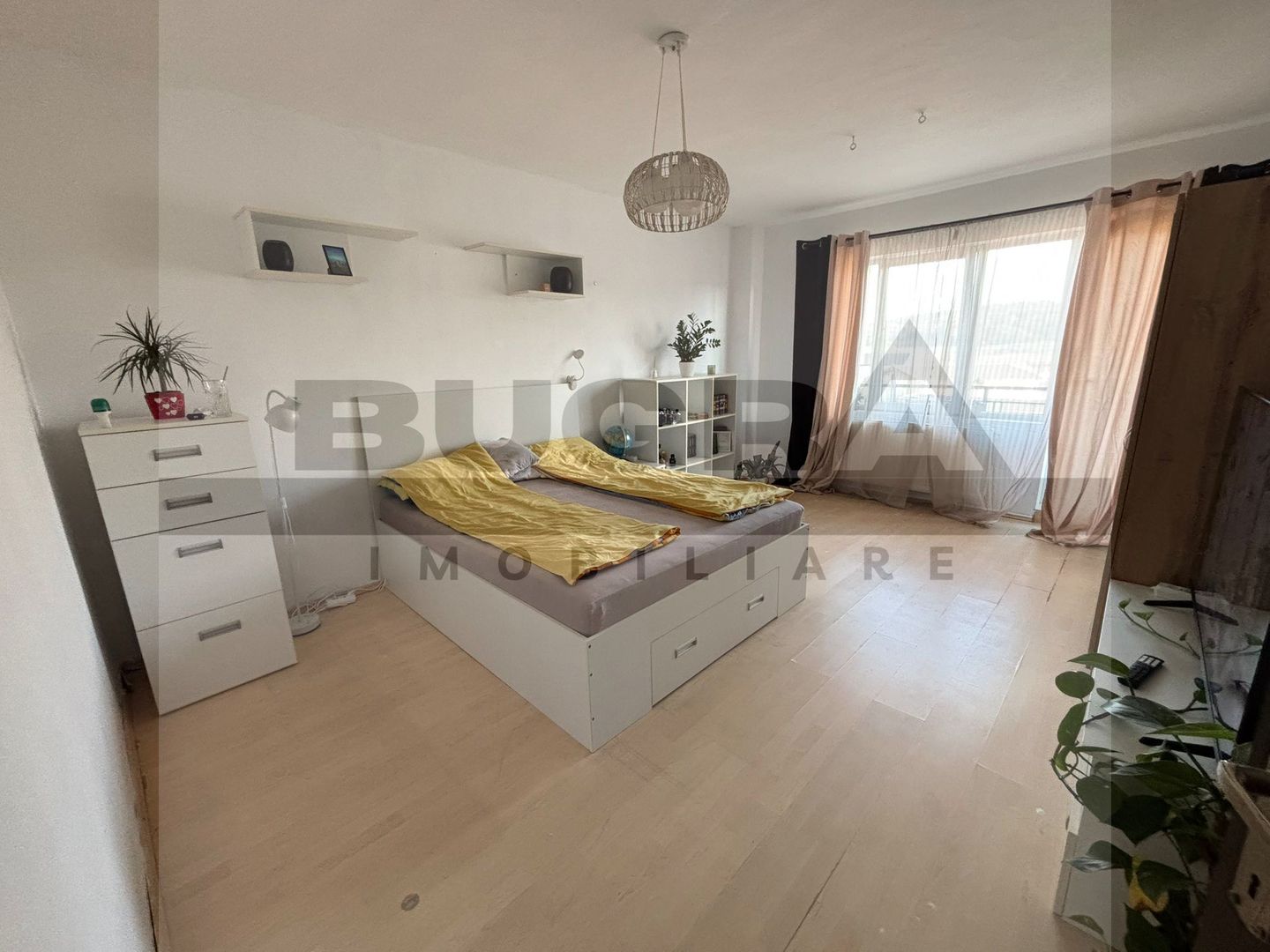 Apartament 3 camere, 84 mp, terasa, parcare, zona Petrom - Poză 1