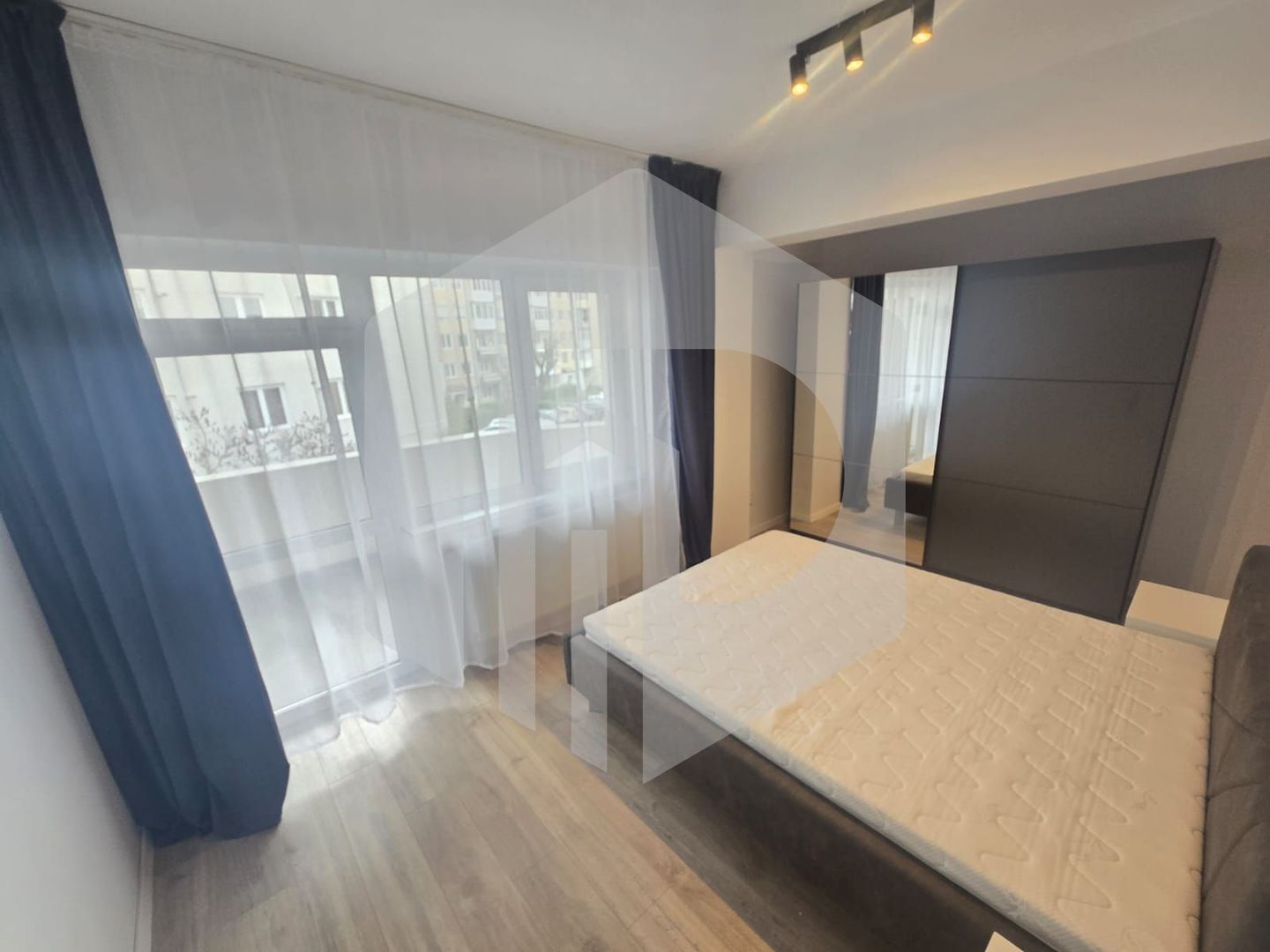 Apartament modern 3 camere 2 bai Strada Oituz - Poză 5