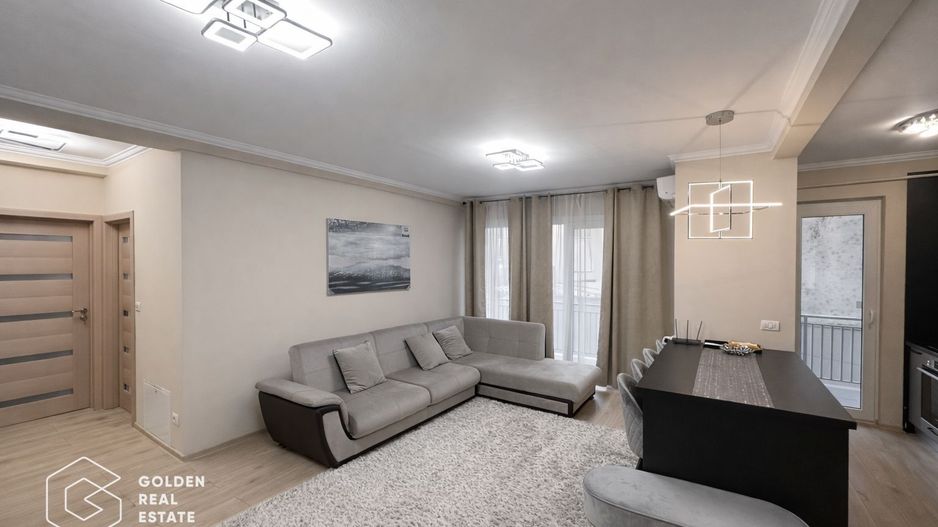 Apartament superb, BERMO, 2 camere, etaj 1, totul nou, centrala proprie, balcon - Poză 4