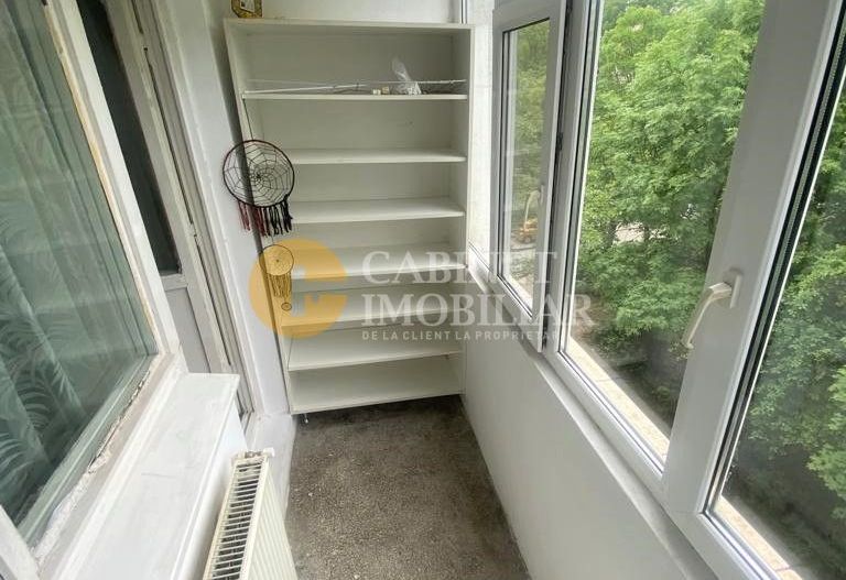 Etaj 3 apartament cu 3 camere zona Pod Ros - Poză 7