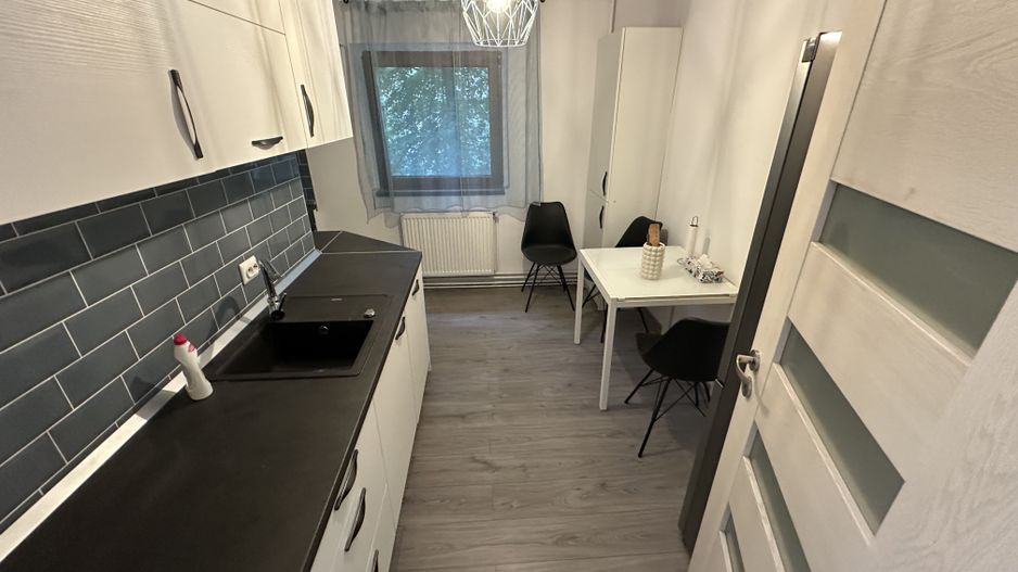 Apartament 3 camere  renovat in zona Lipovei - Poză 7