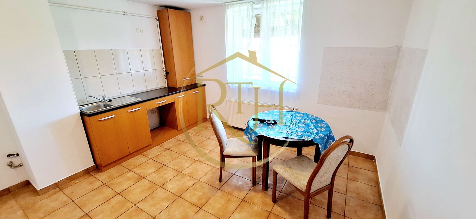 Oferim spre inchiriere, Apartament spatios, 4 camere, pentru locuit sau Firme - Poză 12