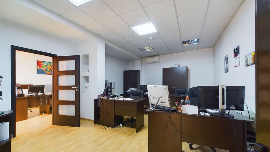 Oportunitate! Clădire de birouri cu chiriași existenți - Poză 5