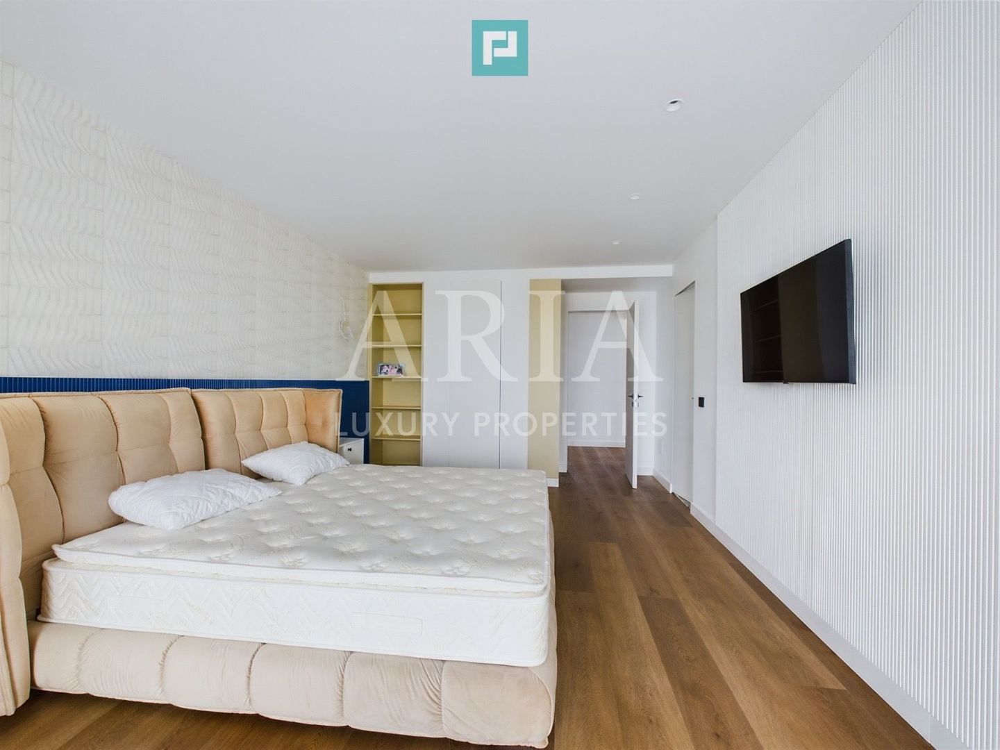 WATERFRONT VILLA 2024 FIRST RENT POOL - Poză 11