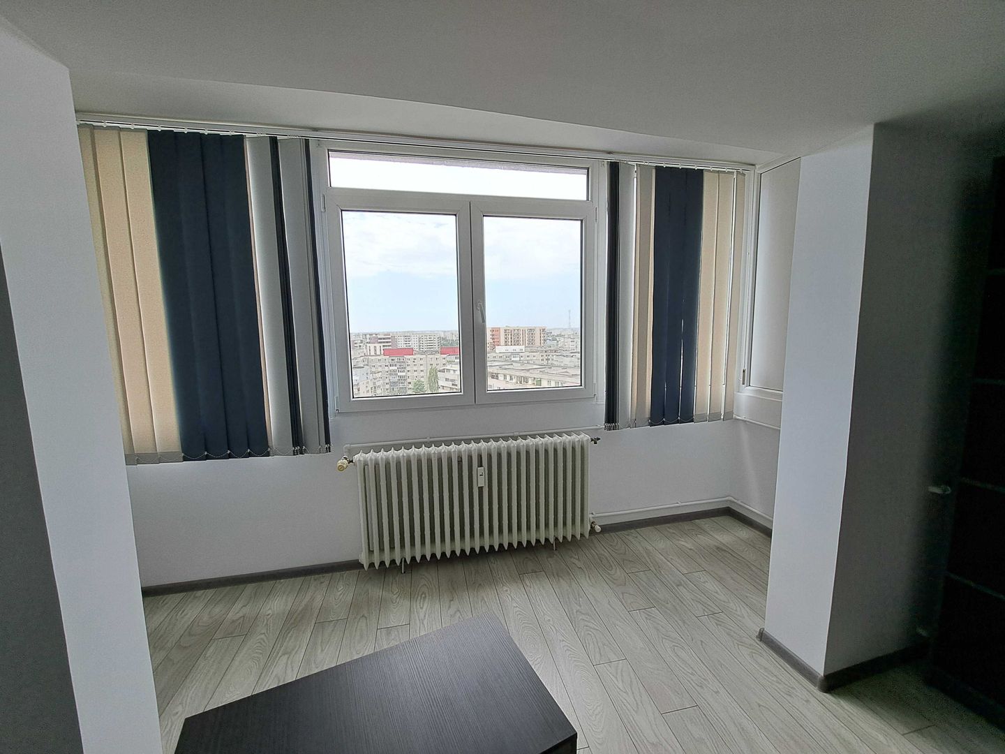 Proprietar inchiriez Garsoniera mare metrou Lujerului Militari renovat - Poză 8