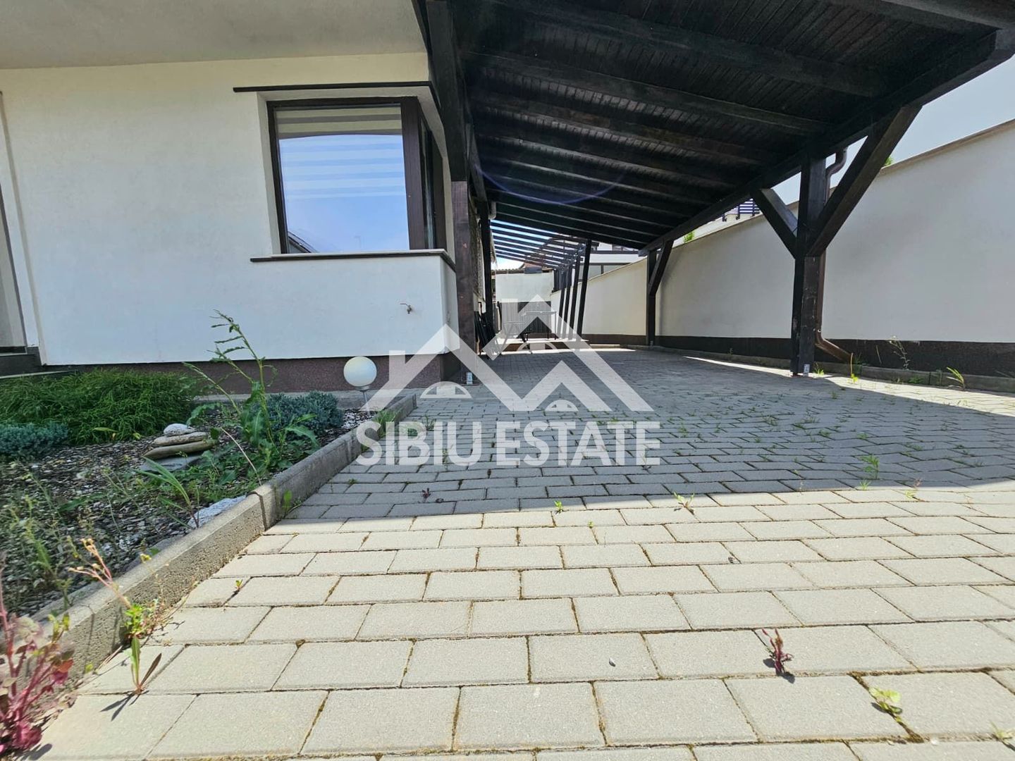 Casa mobilata 4 camere, 2 bai, curte si carport - Poză 14