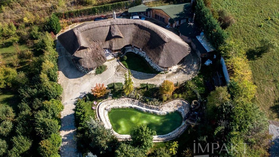 De vanzare casa unica pe teren de 3400mp, cu iaz si gradina - Borhanci - Poză 25