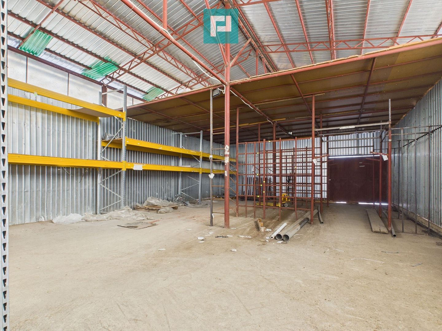 Hală și spații de birouri pe șoseaua principală - Poză 5