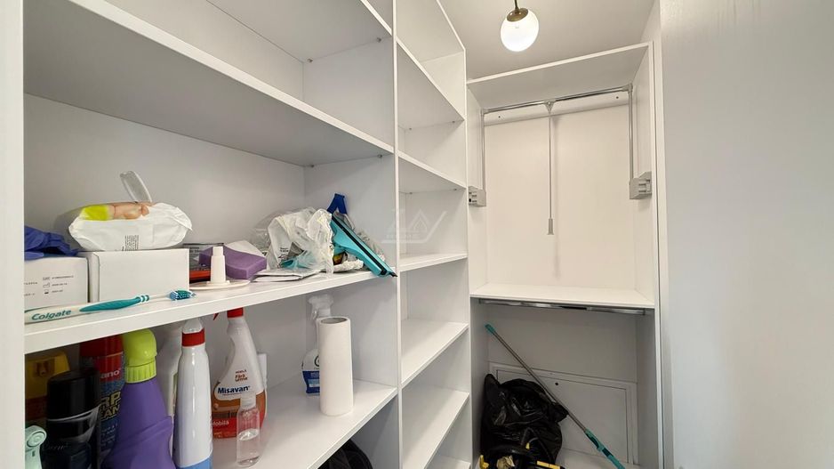 Mobilat si utilat complet. Dressing. Loc de parcare. - Poză 11