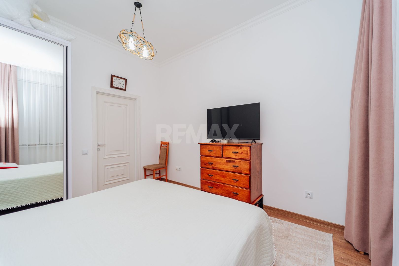 Apartament cu 2 camere, Centru - Poză 9