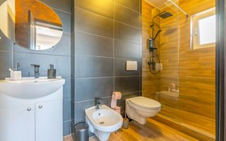 Casă Individuală de Închiriat, Încălzire în Pardoseală, Teren 400 mp - Poză 12