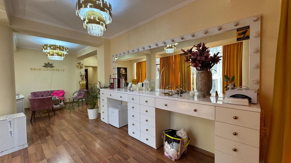 Apartament spatios etaj 1 I pretabil locuinta sau activitate profesion - Poză 16