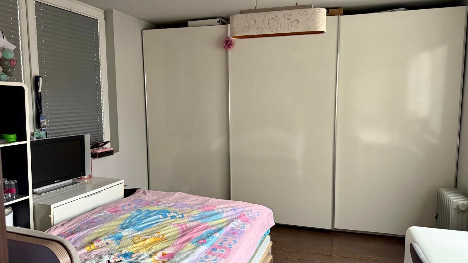 Apartament cu 4 camere cu vedere spre cris - Poză 10