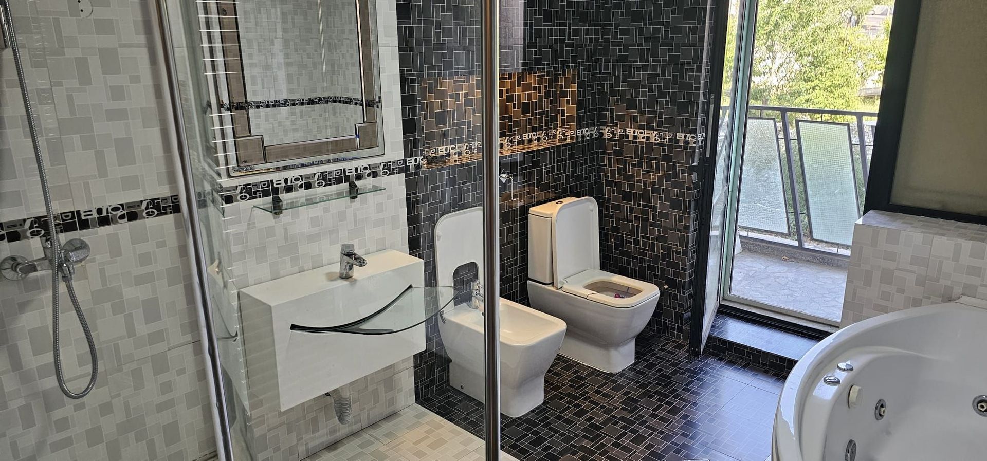 Apartament cu 3 camere, 102 mp, parter, mobilat  - zona Gara - Centru - Poză 9