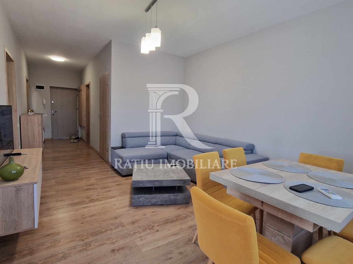 Apartament cu 3 camere | Spitalul Judetean | Oradea - Poză 1