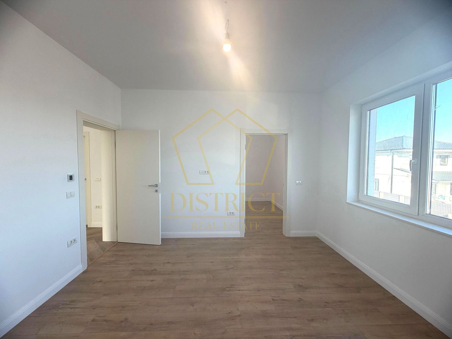 Duplex superb cu 5 camere despărțit prin camera tehnica I Mosnita Noua - Poză 7