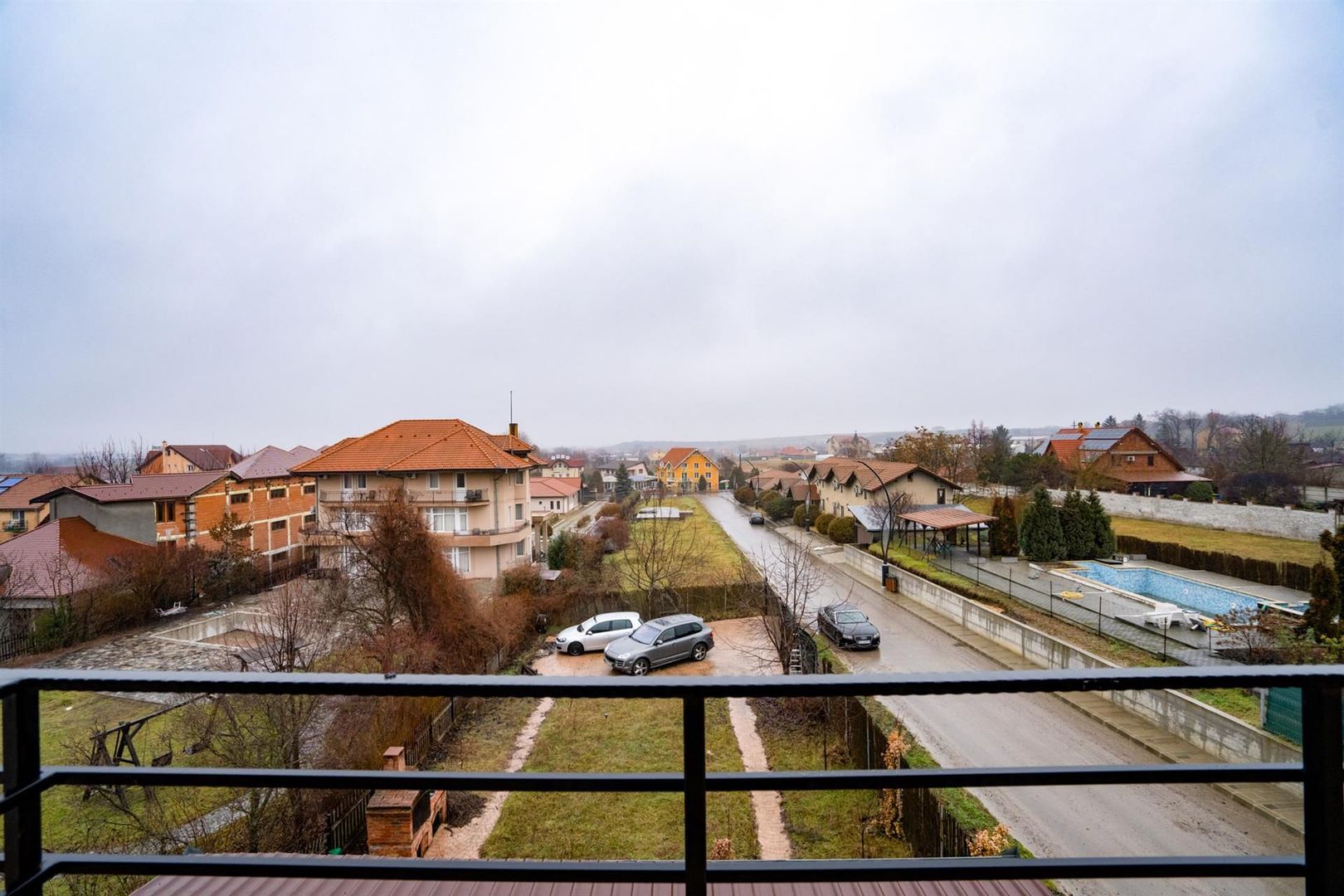 Pensiune cu 12 camere in Baile 1 Mai - Poză 12