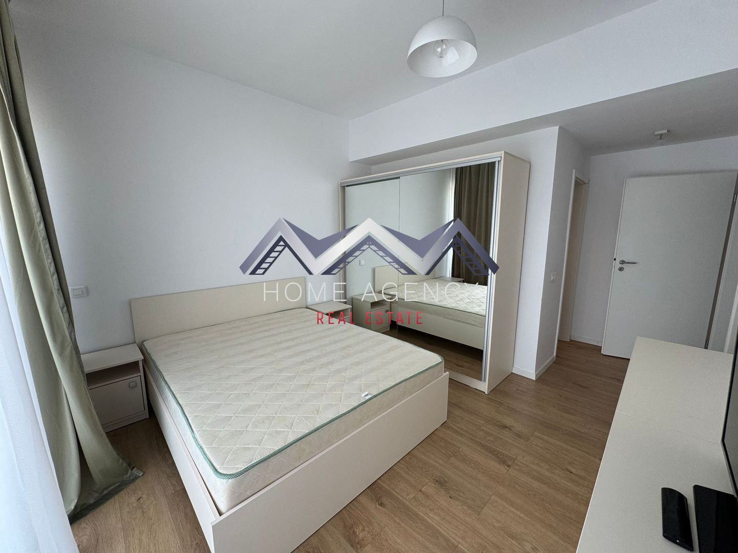 Apartament premium de 3 camere disponibil pentru închiriere în zona Băneasa - Poză 12