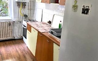 Apartament cu 3 camere decomandat, garaj si boxa, zona Piata Zorilor - Poză 4