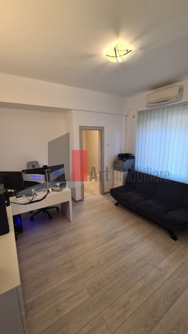 Apartament cu trei camere-Parcul Carol-Monetarie-cu centrala+loc de parcare - Poză 2