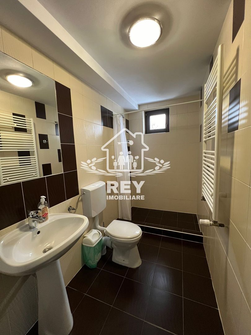 Vila / Hotel de vânzare în Păltiniș - Poză 9