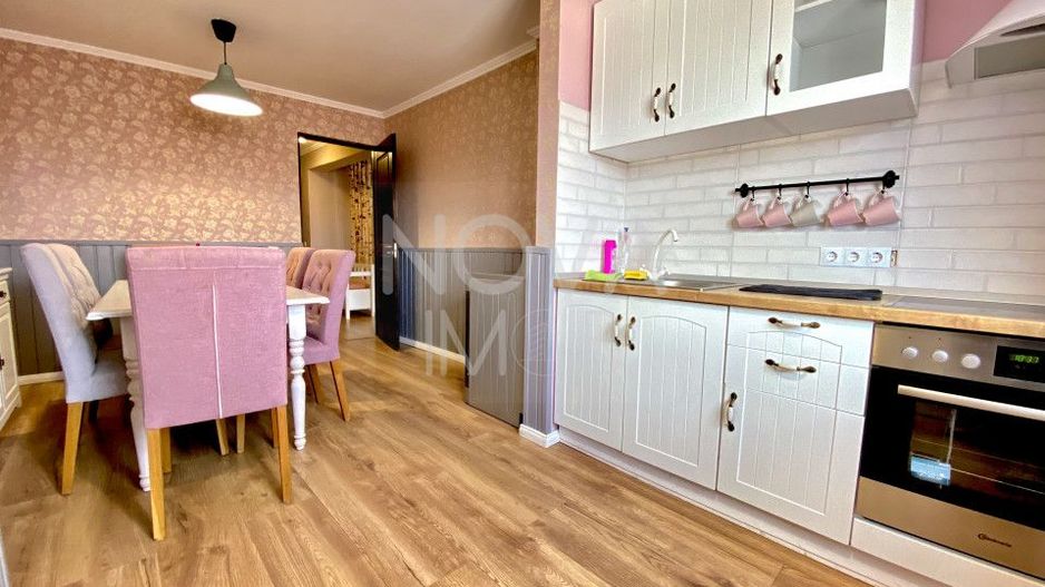 Apartament 3 camere, 2 bai, decomandat in Strand pentru inchiriat - Poză 12