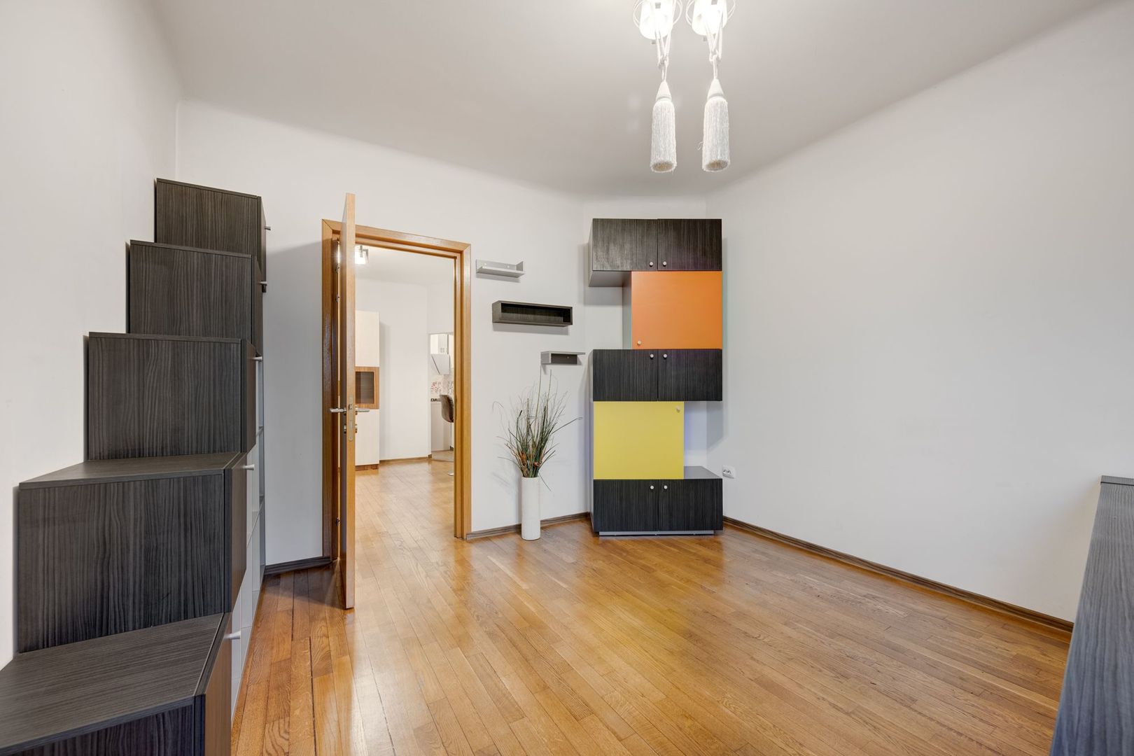 2 Apartamente  in Vila 5 Cam Metrou Basarab Gara de Nord - Poză 11