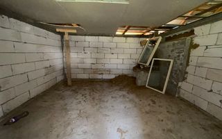 Casă Sat. Drăgești, Comuna Dămienști - Poză 11