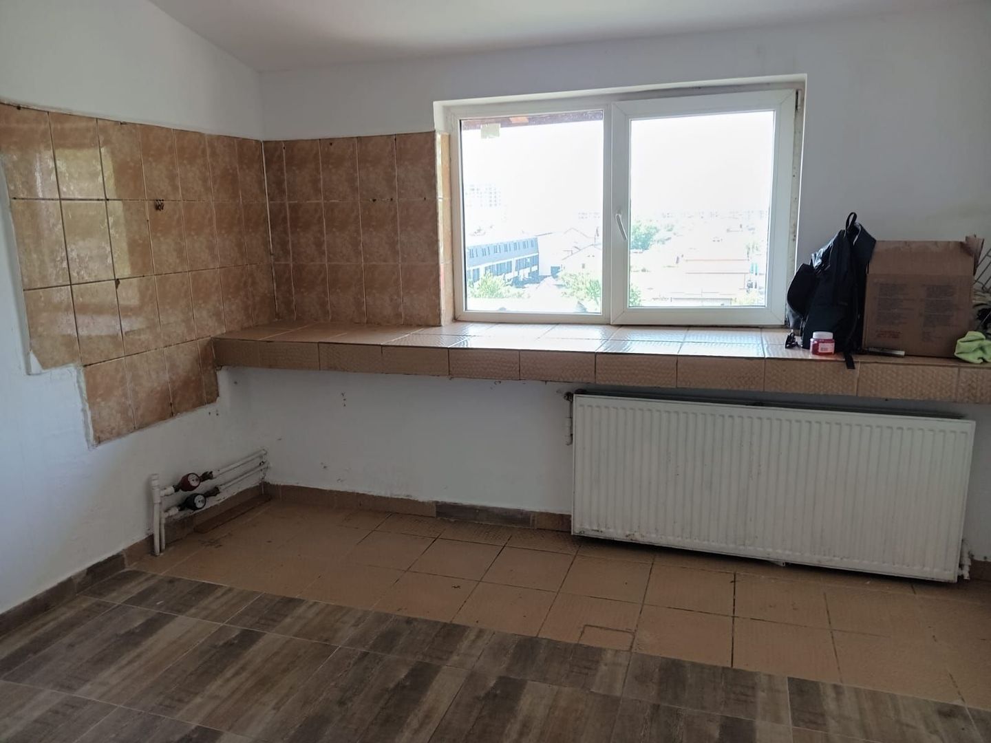 Etaj de inchiriat/ camere+ bai/bucatarie/spalatorie - Poză 20