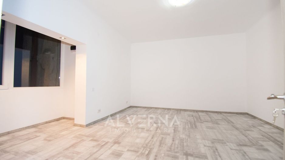 Apartament 2 camere cu 2 bai, pe 2 niveluri in vila renovata - Central - Poză 15