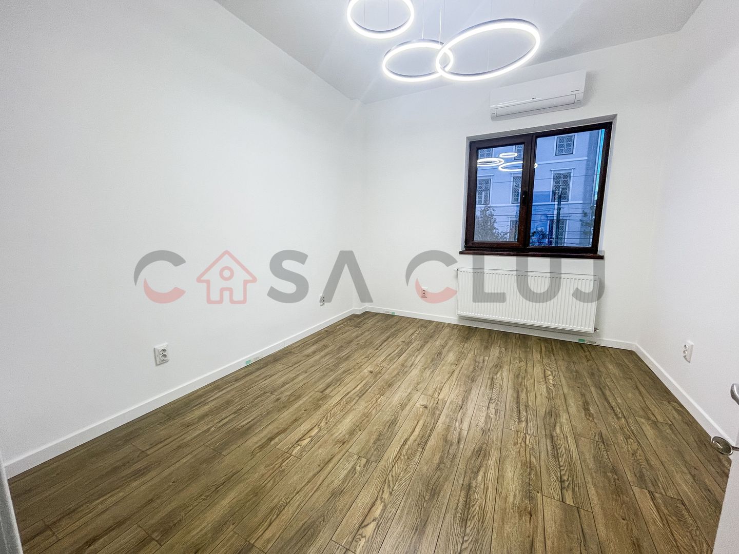 Ideal pentru birou notarial sau de avocatura - apartament vis-a-vis de Tribunal - Poză 2