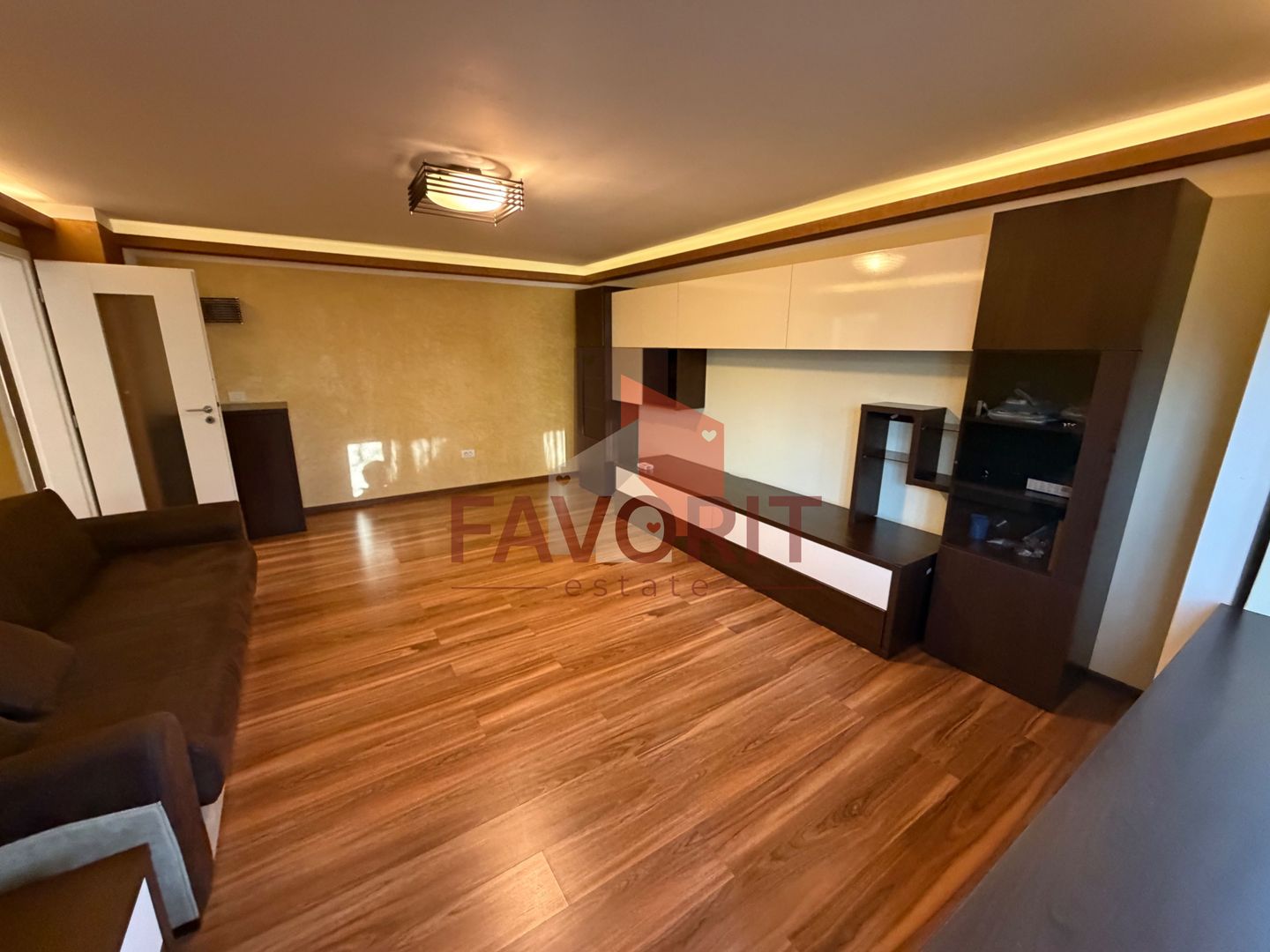 Etaj 2. Disponibil imediat. Garaj. Pozitie excelenta - Poză 2