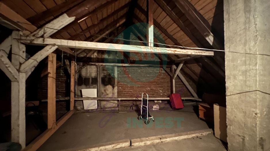 Casa in Vatra Luminoasa cu o curte generoasa - Poză 12