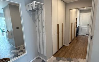 Vând apartament de lux 3 camere, decomandat, 72 mp, etaj 3/4 - Poză 1