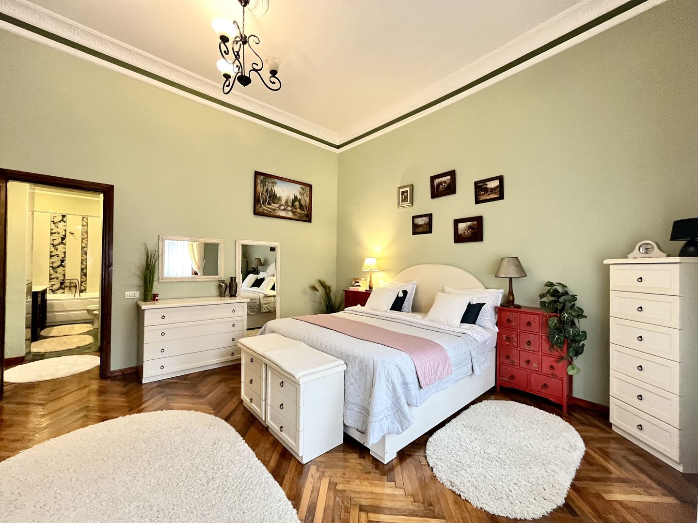 Apartament grandios cu vedere spectaculoasă spre Piața Libertății - Poză 19