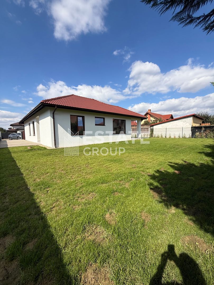 Duplex Mosnita Noua-finisat, curte amenajata - Poză 1