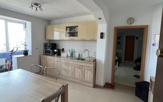 Centrala proprie. Complet renovat. Mobilat si utilat. - Poză 12